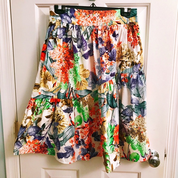 🍁SALE🍁 Zara Tiered Midi Floral Skirt EUC - Picture 3 of 4